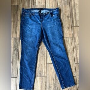 Torrid Denim Medium Wash Hi-Rise  Woman’s Size 22T